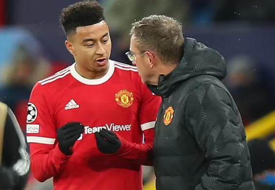 朗尼克又遭球员公开反怼 场外戏太多红魔哪像团队